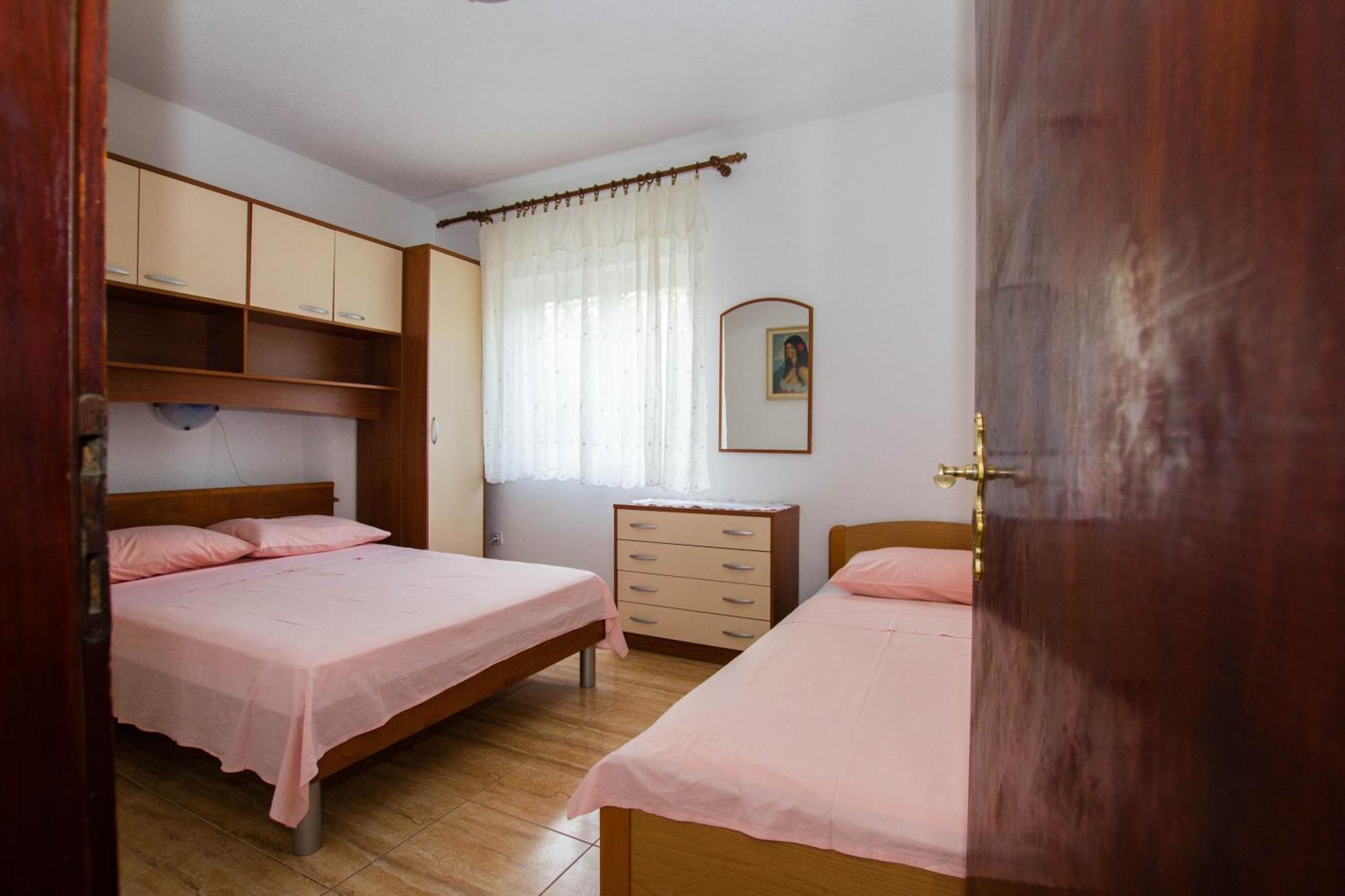 Apartments Bartul Sućuraj Cameră foto