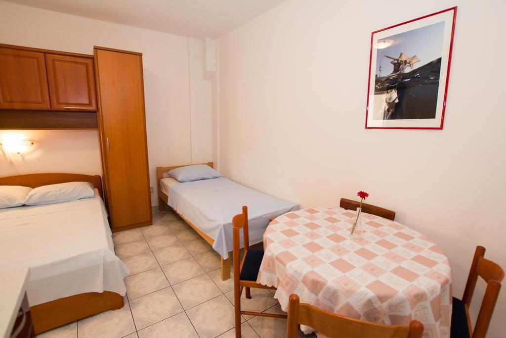 Apartments Bartul Sućuraj Exterior foto